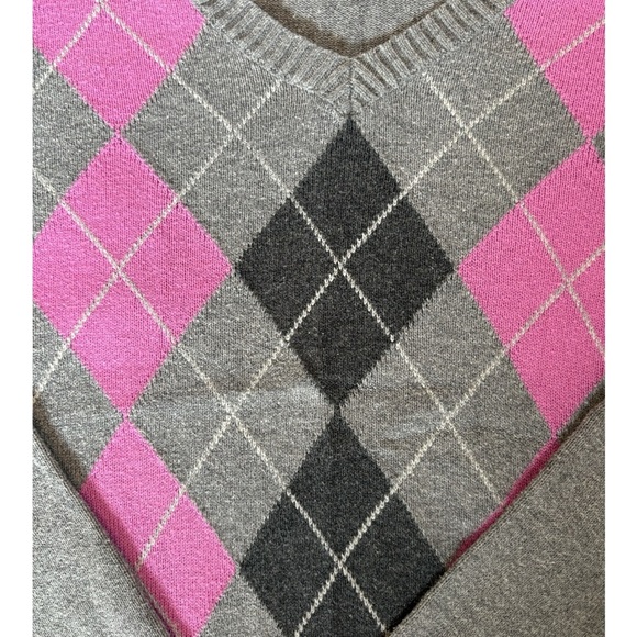 Izod Gray Sweater with Pink Argyle Design - Picture 7 of 8